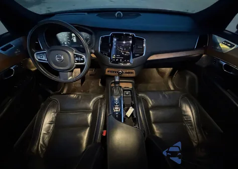 2018 Volvo Xc90 T6 z USA, uszkodzony, nr VIN YV4A22PL3J1209333